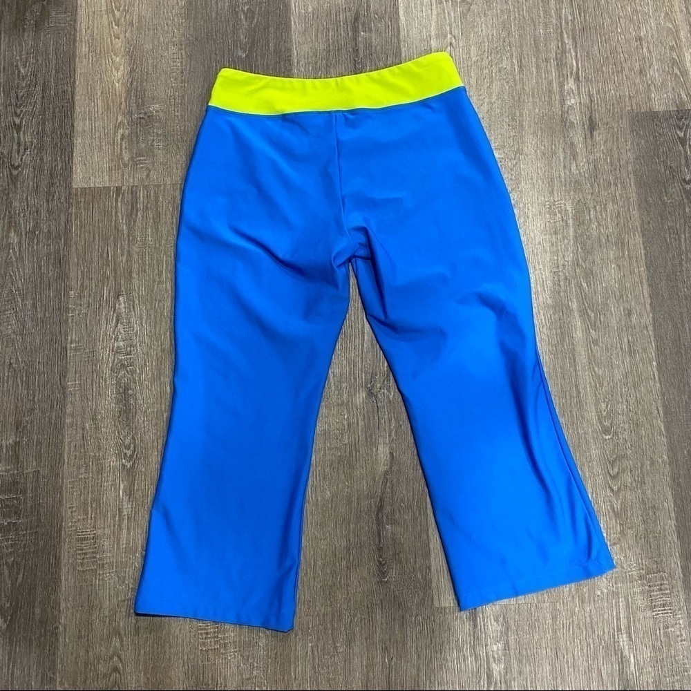 Nike Capri Shorts Tank Top Athletic Wear Set. I never got to wear it. - Picture 9 of 11